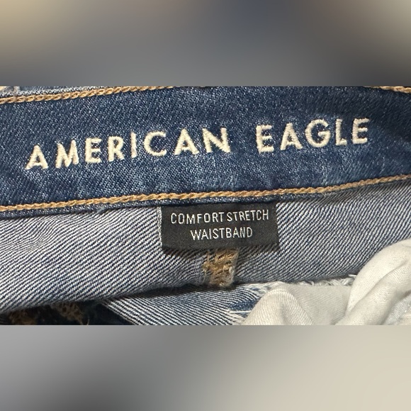 American Eagle 90’s Boyfriend Blue Distressed Jean Shorts - Picture 8 of 15